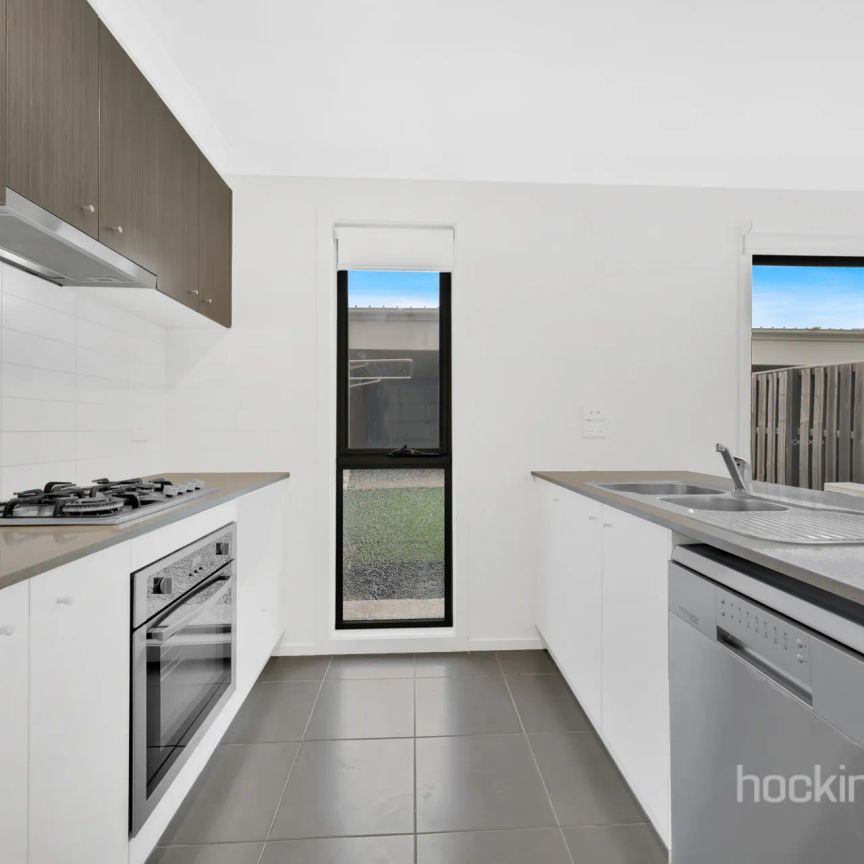 Impressive & Great Location! - Photo 1