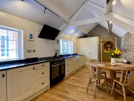 4 bedroom apartment to rent - Photo 3