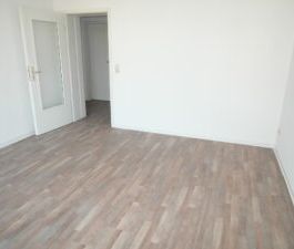 Jößnitzer Str. 141, Wohnung 2 ~~~ Einbauküche, Tageslichtbad mit Wa... - Photo 2