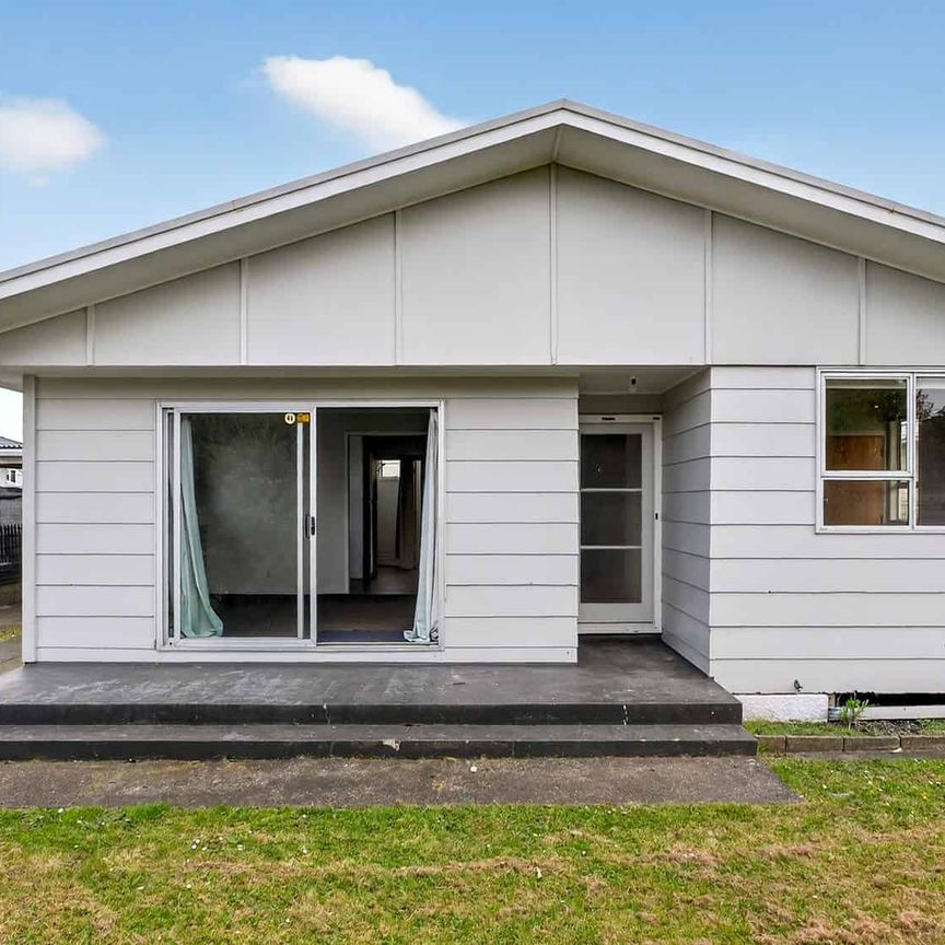 Spacious & Sunny Home in Outer Kaiti - Photo 1