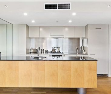 Light and airy, renovated apartment with Harbour Views - Photo 5