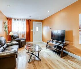 1 room apartment of 98m² in Longueuil - Photo 2