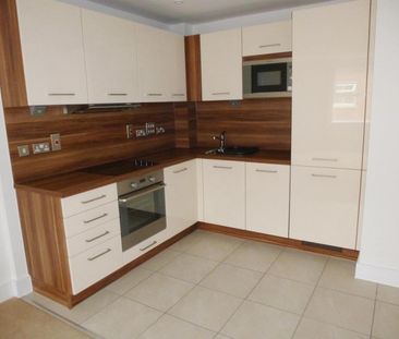 1 BED Apartment To rent - Photo 2