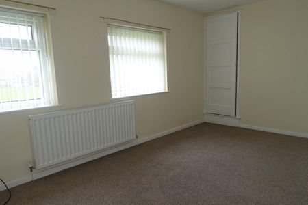 2 bedroom House To Let - Photo 2
