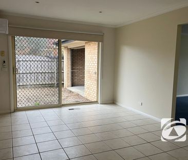PERFECTLY LOCATED FAMILY HOME - Photo 4