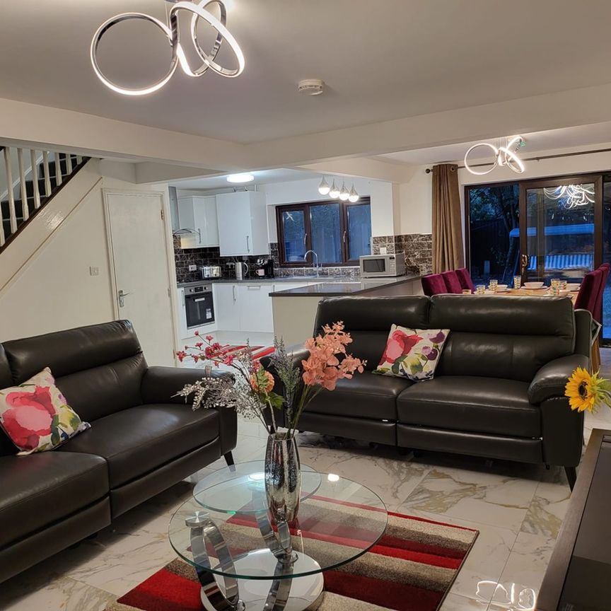 4 Bed Detached House, Wilkinson Croft, B8 - Photo 1