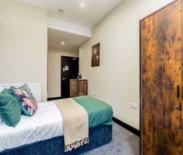 Crown House, Nuneaton, CV11 4BX - Photo 3