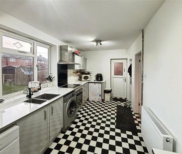 2 bedroom semi-detached house to rent - Photo 3