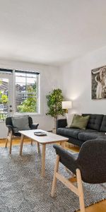 PLATEAU MONT-ROYAL, 7 1/2 avec 3 chambres fermées et 2 salles de bain. Entièrement MEUBLÉ et ÉQUIPÉ à neuf! À 2 pas du Métro Laurier. LIBRE IMMÉDIATE - Photo 4