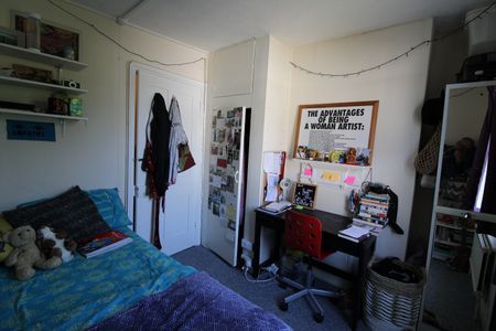 Room in a Shared House, Queens Park Road, BN2 - Photo 3
