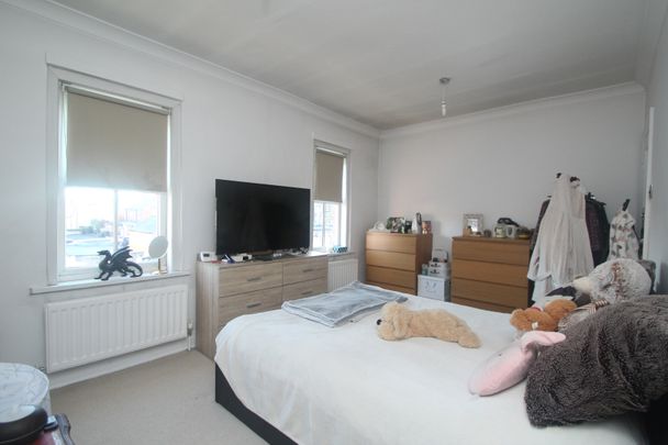 4 bedroom house to rent - Photo 1