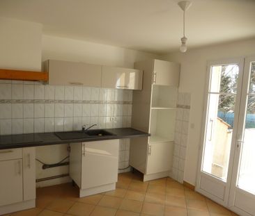 Location Maison 4 pièces 75m² ST DONAT SUR L HERBASSE 26260 - Photo 2