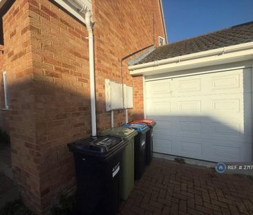 3 bedroom semi-detached house to rent - Photo 1