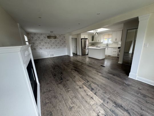 For Lease - 97 Central Park Boulevard Unit# UPPER, Oshawa, Ontario - Photo 1