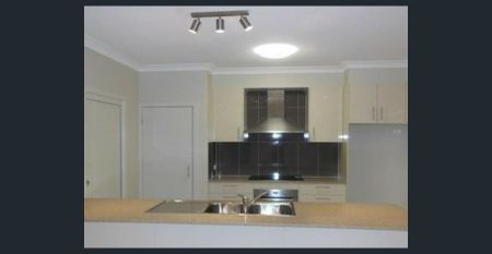 Spacious 4-Bedroom Home Backing Onto the Golf Course - Photo 3