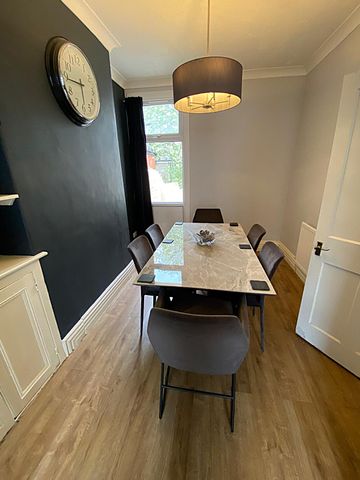 £1,200 PCM, Furnished Two Bedroom House with Enclosed Garden in North Clive Street, Grangetown, Cardiff, CF11 6TG - Photo 3