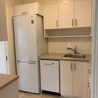 2 Bedroom West End Apartment - Available October 1st, 2024 - Photo 3