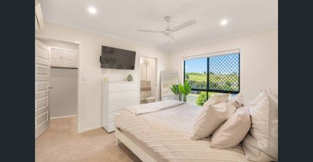 Light & Bright, Spacious Home in Central Rural View - Photo 5