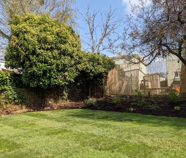 4 bedroom end of terrace house to rent - Photo 3