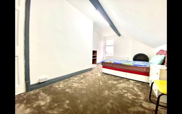 3 bedroom flat to rent - Photo 1