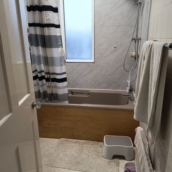 Room in a Shared House, Aldborough Road South, IG3 - Photo 1