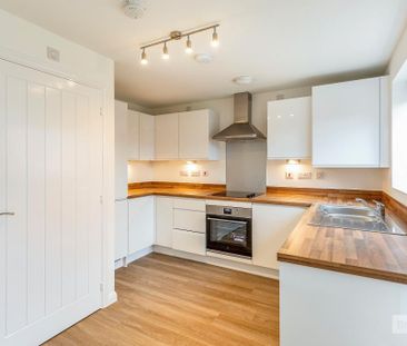 3 bedroom semi-detached house to rent - Photo 6