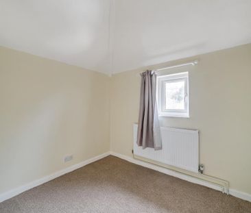 3 bedroom end of terrace house to rent - Photo 5