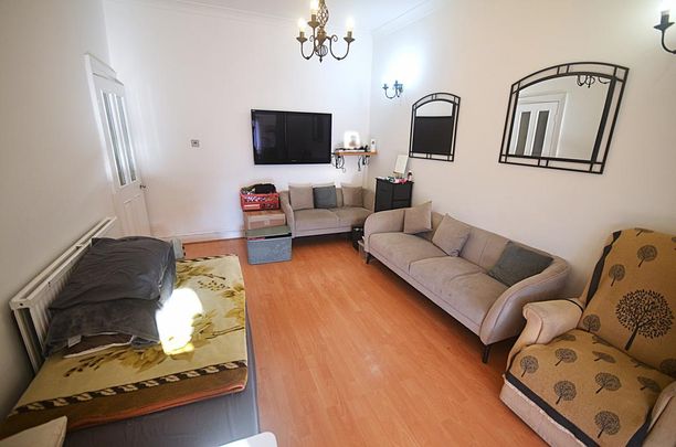 5 bedroom terraced house to rent - Photo 1
