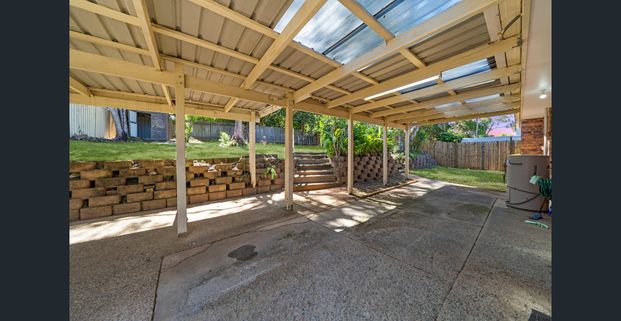 Welcome Home: Where Comfort Meets Outdoor Bliss! - Photo 1