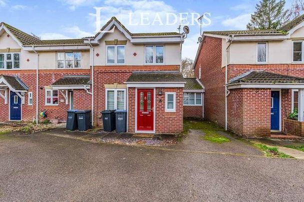 Abergavenny Gardens, Copthorne, RH10 - Photo 1