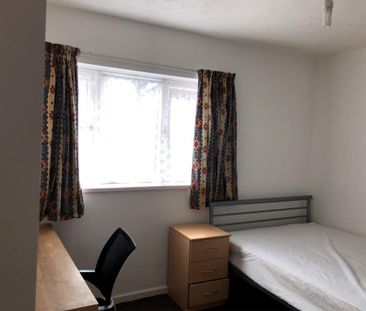 4 bedroom terraced house to rent - Photo 1