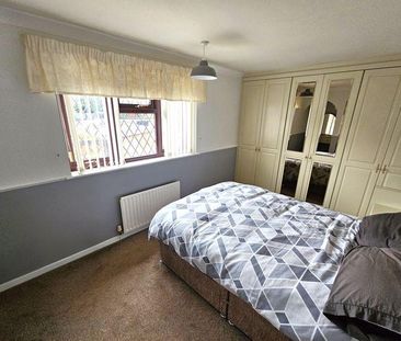 2 bedroom semi-detached house to rent - Photo 5