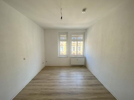 Traumhaft schöne 3 R Wohnung mit EBK - JETZT ZUSCHLAGEN ! - Photo 3