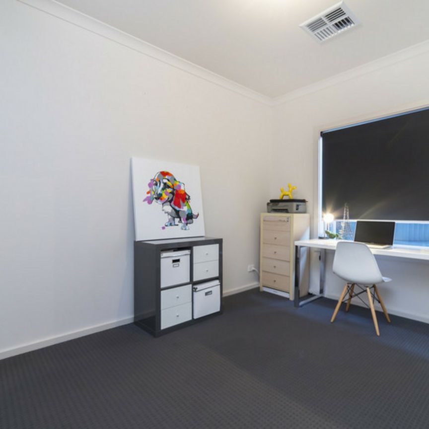Modern 3 Bedroom Family Home - Photo 1