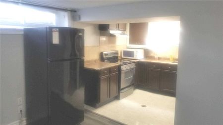 For Lease - 18 Stoney Creek Drive Unit# Lower, Toronto, Ontario - Photo 5