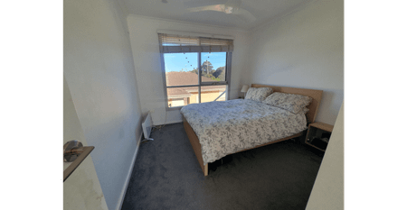 Double storey 4 bedroom 450 per week available 1 Dec - Photo 5