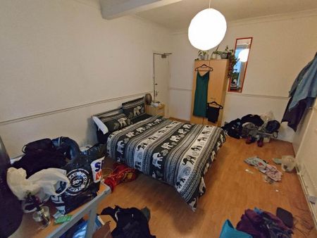 3 bedroom flat to rent - Photo 5