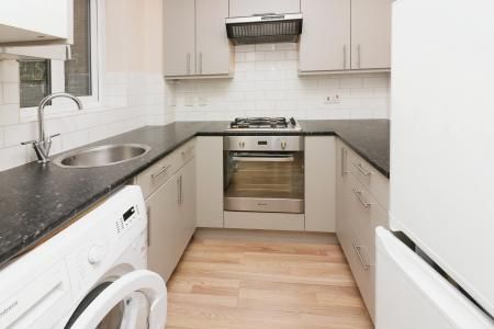 Carvers Croft, Woolmer Green, SG3 - Photo 4