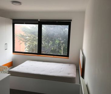 Studio Flat, Alexandra House, SO14 - Photo 1