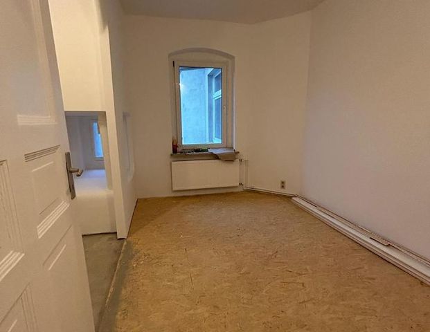 Helle, frisch sanierte, grosse 2.5 Zimmerwohnung direkt am Boxi - Foto 1