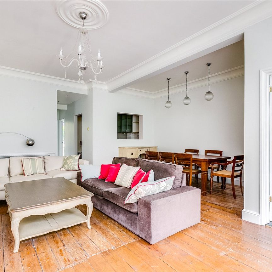 Sinclair Road, W14, London - Photo 1