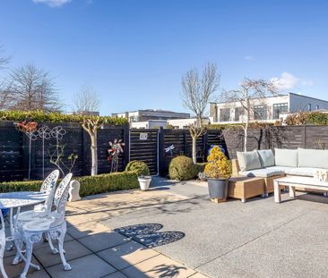 Sleek and Contemporary Home - Photo 1