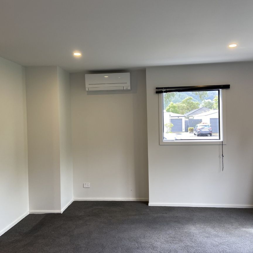 Modern 2-Bedroom Townhouse - Photo 1