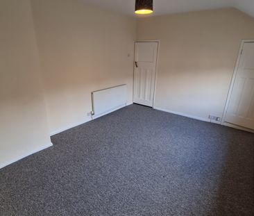 Lansdowne Grove, South Wigston, LE18 - Photo 3