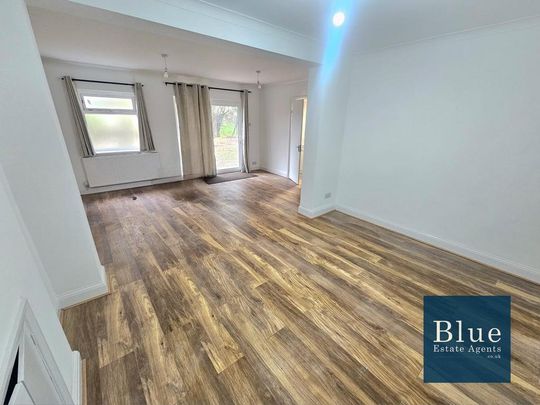 4 bedroom detached house to rent - Photo 1