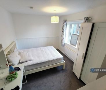 1 bedroom in a house share to rent - Photo 2