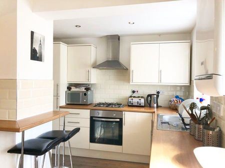 1 bedroom in a house share to rent - Photo 3