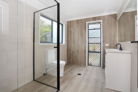 15 Paddington Drive, Carrara QLD 4211 - House For Rent | Domain - Photo 4