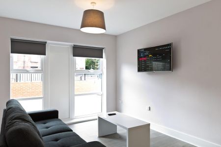 2 bedroom flat to rent - Photo 2