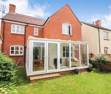 4 bedroom detached house to rent - Photo 2